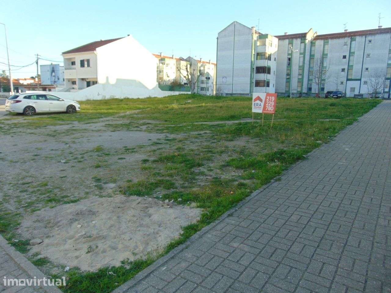 Vende-se TERRENO urbano em Vale da Amoreira - Grande imagem: 4/7
