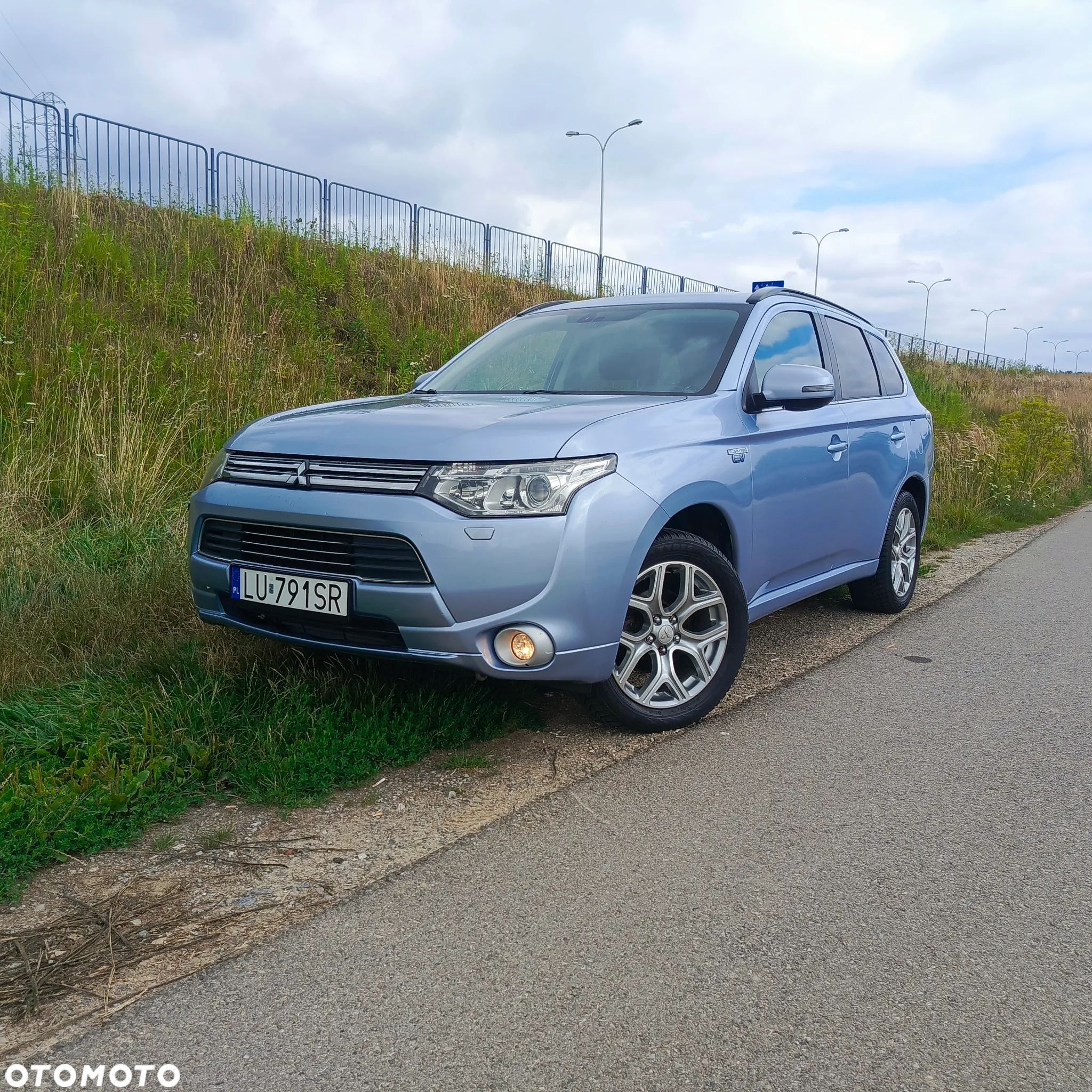 Mitsubishi Outlander PHEV Instyle NAVI + - 1