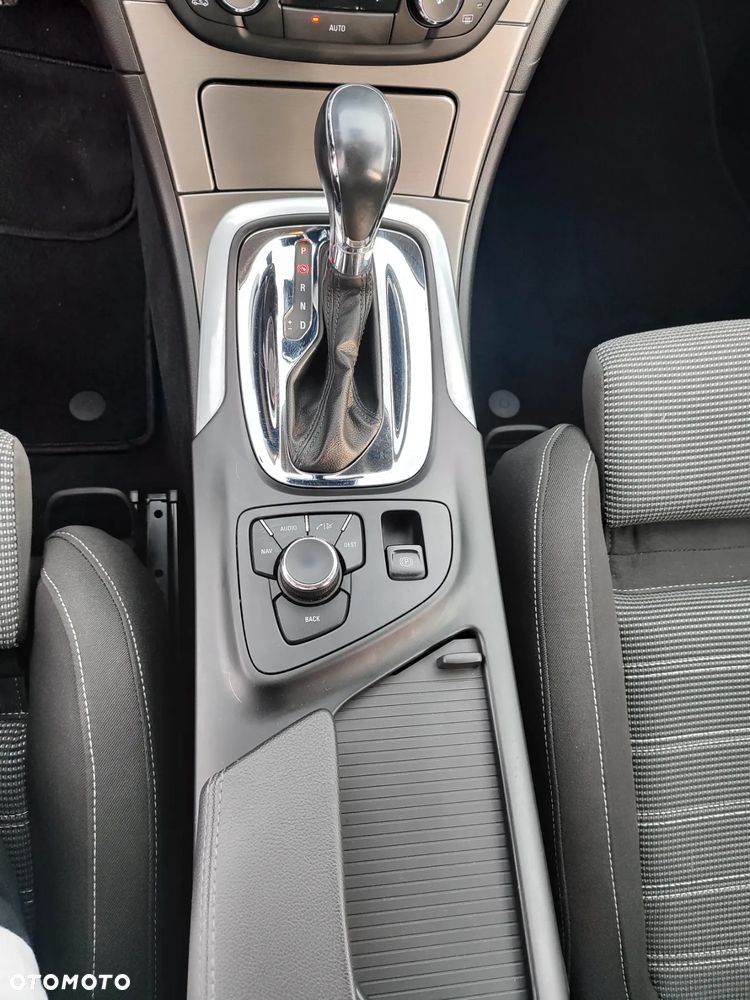 Opel Insignia - 19