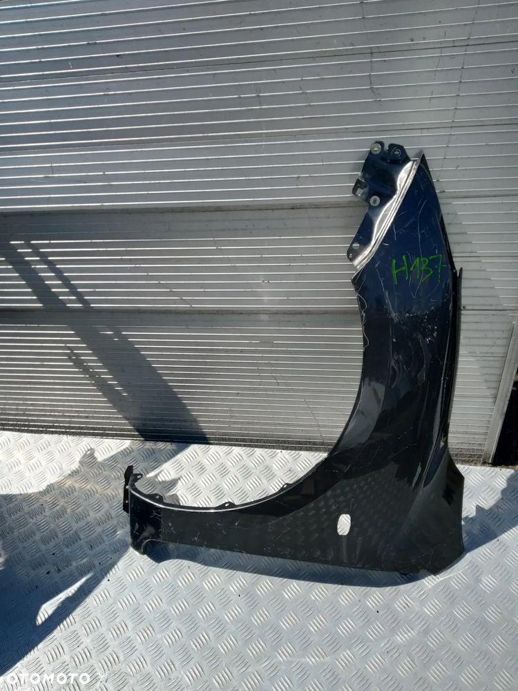 B922 BŁOTNIK LEWY MAZDA 3 2008 - 2013 - 1