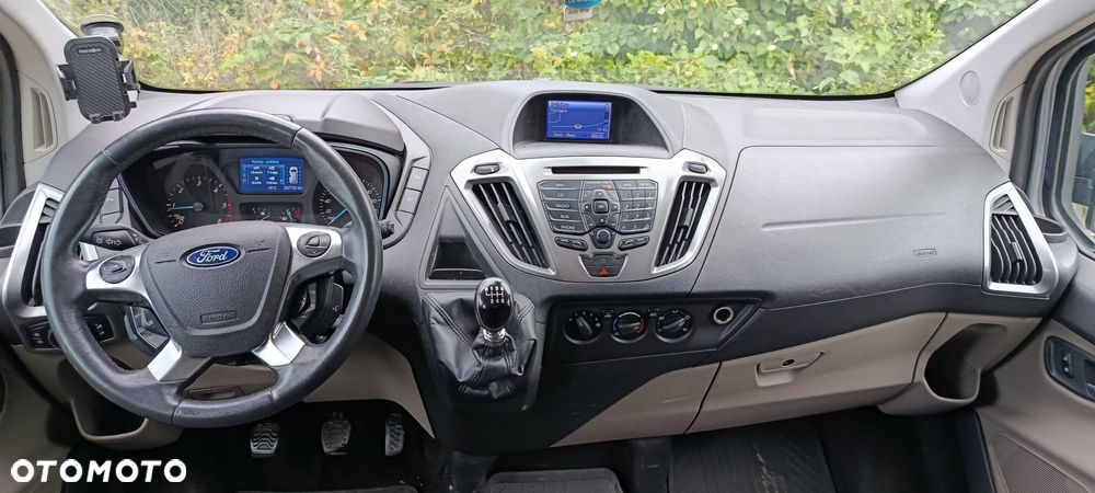 Ford Tourneo Custom - 5