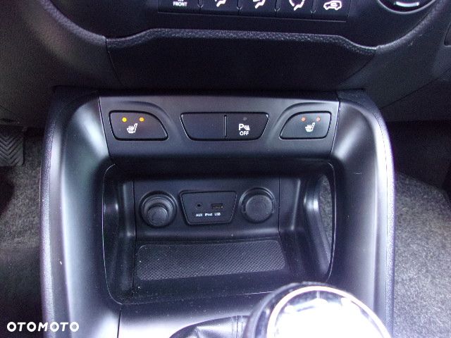 Hyundai ix35 2.0 4WD Premium - 19