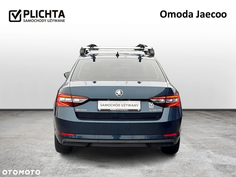 Skoda Superb 2.0 TDI SCR Style DSG - 4