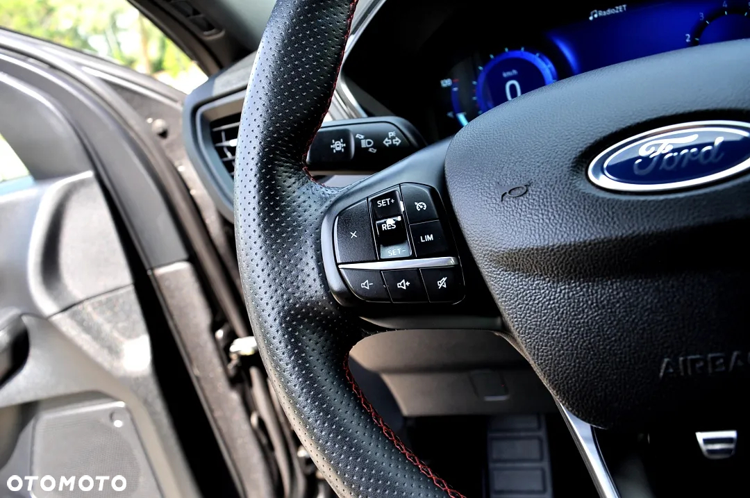Ford Kuga 1.5 EcoBoost FWD ST-Line X - 24