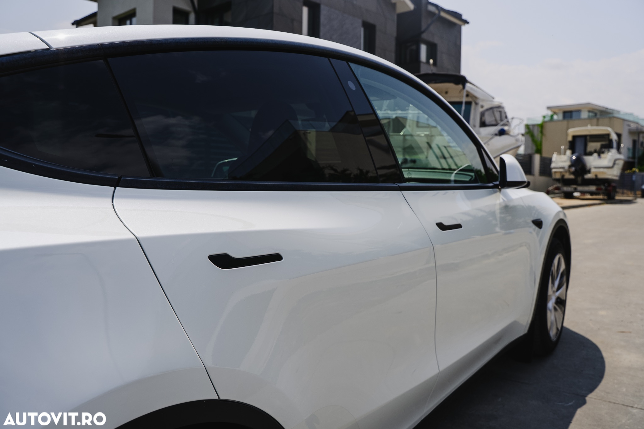 Tesla Model Y AWD Long Range - 9
