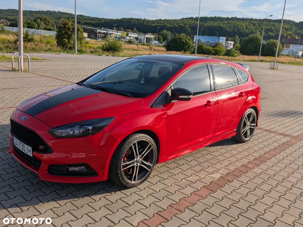 Ford Focus 2.0 EcoBoost ST mit Leder-Exclusiv-Paket - 2