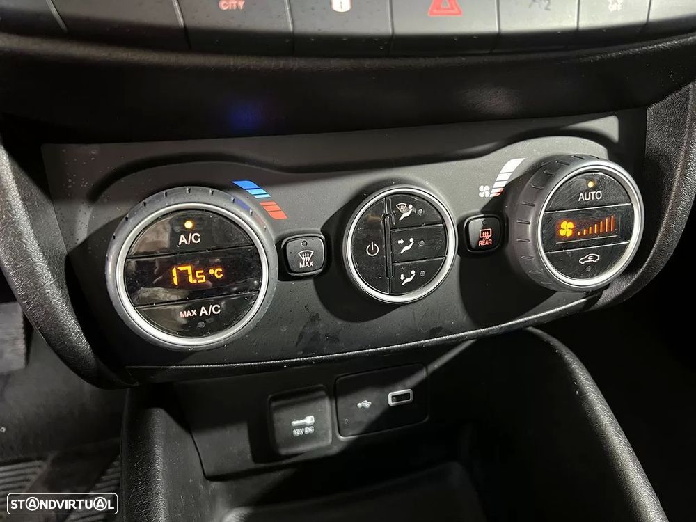 Fiat Tipo Station Wagon 1.3 M-Jet Lounge - 14