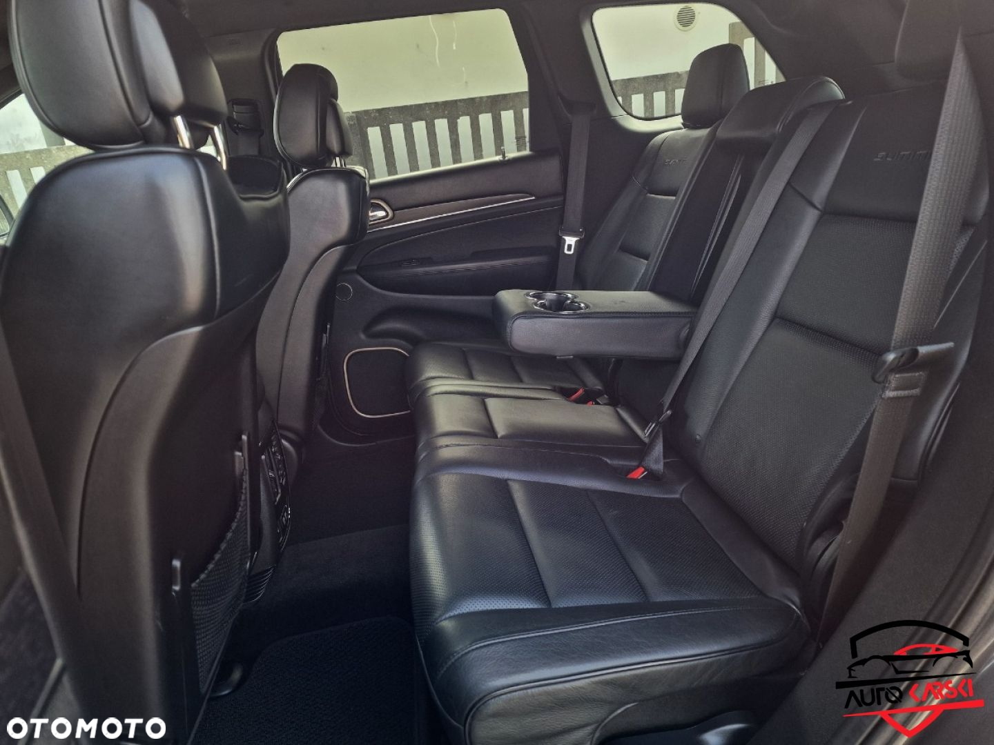 Jeep Grand Cherokee - 23
