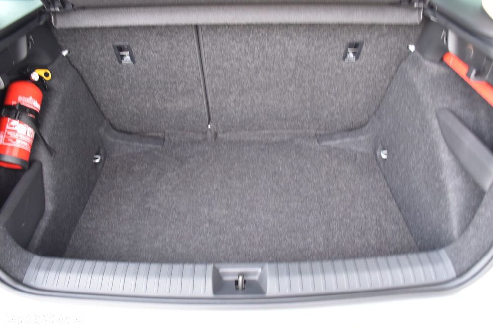 Skoda Kamiq 1.0 TSI Selection DSG - 34