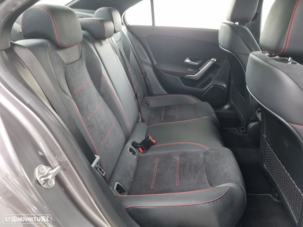 Mercedes-Benz A 250 Limousine e AMG Line - 9