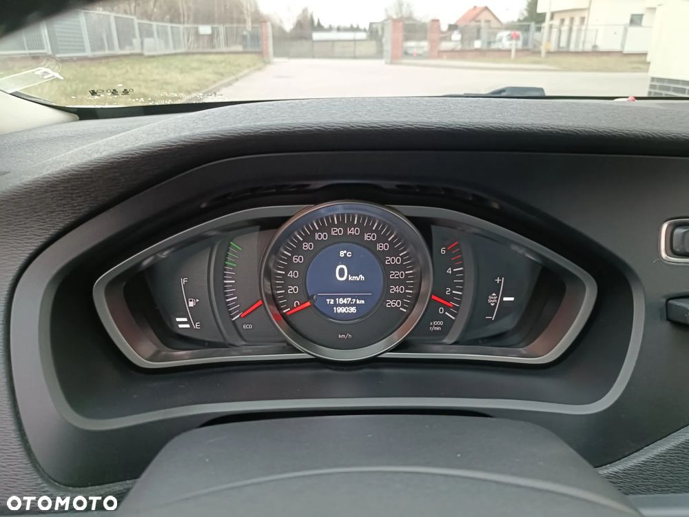 Volvo V40 D2 Kinetic - 22