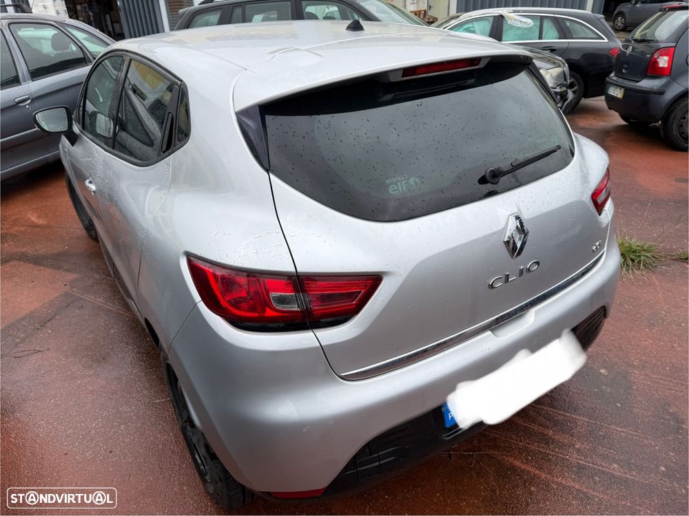 Renault Clio 4 Para peças , Motor avariado - 3