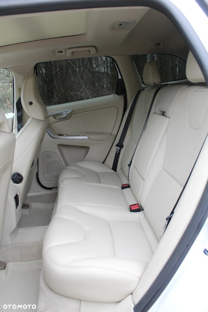 Volvo XC 60 T6 AWD Momentum - 15