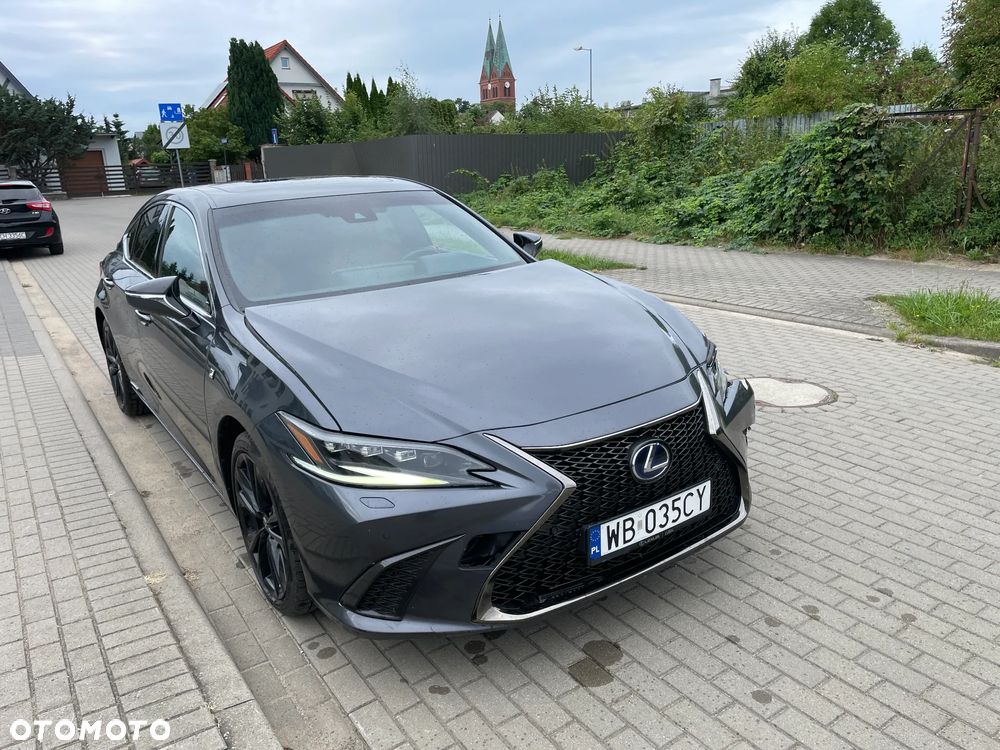 Lexus ES 300h F Sport - 8