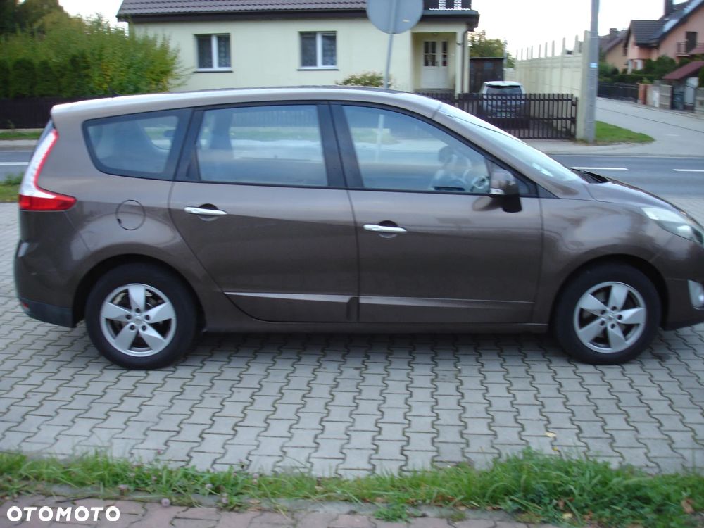 Renault Grand Scenic - 13