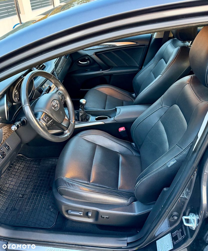 Toyota Avensis - 13