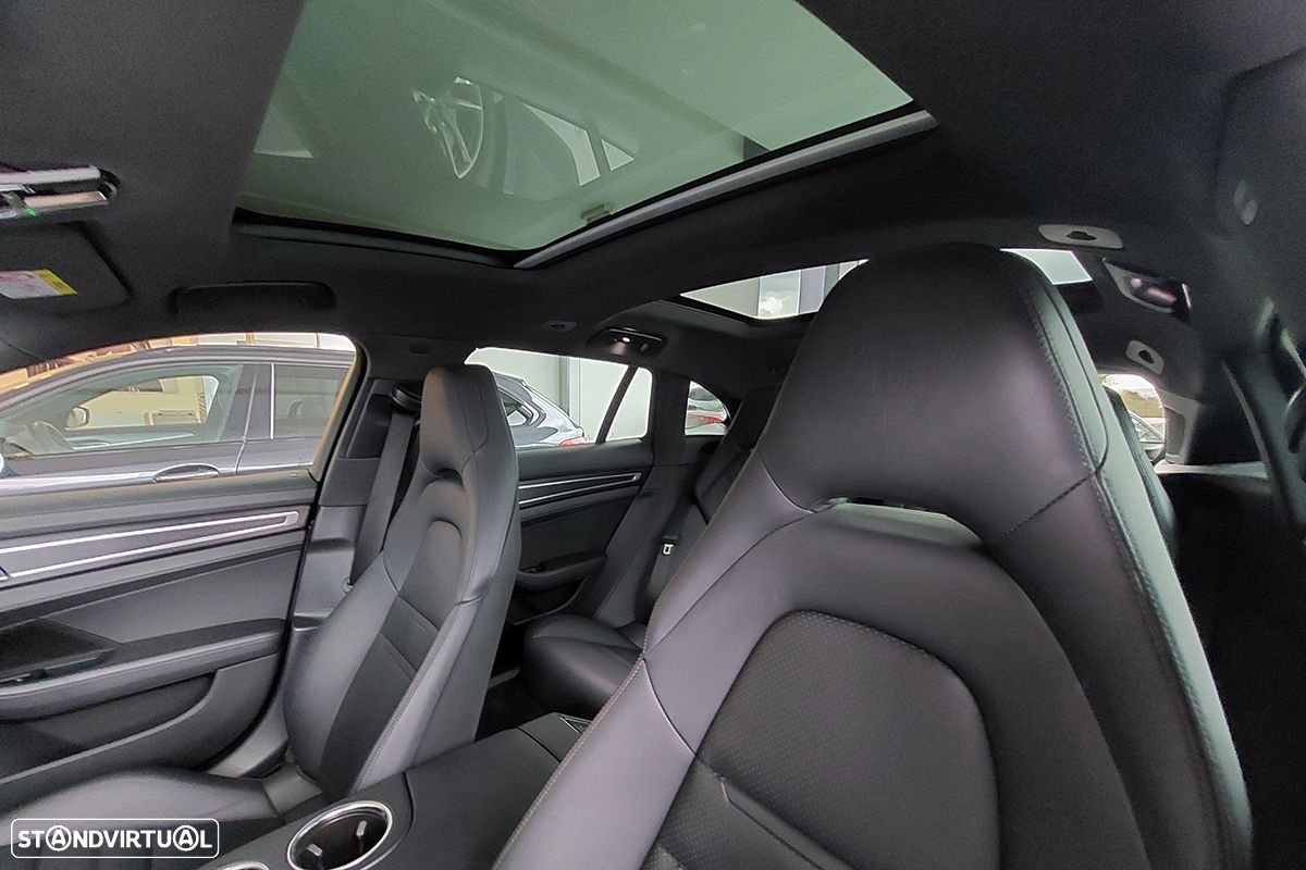 Porsche Panamera Sport Turismo 4 E-Hybrid Platinum Edition - 30