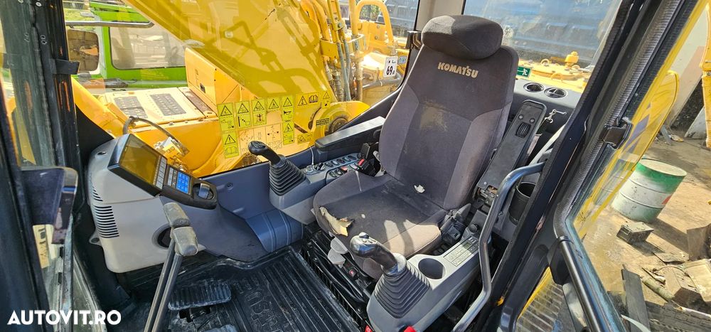 Excavator pe șenile Komatsu HB 365 NLC, HB365 PC - 6