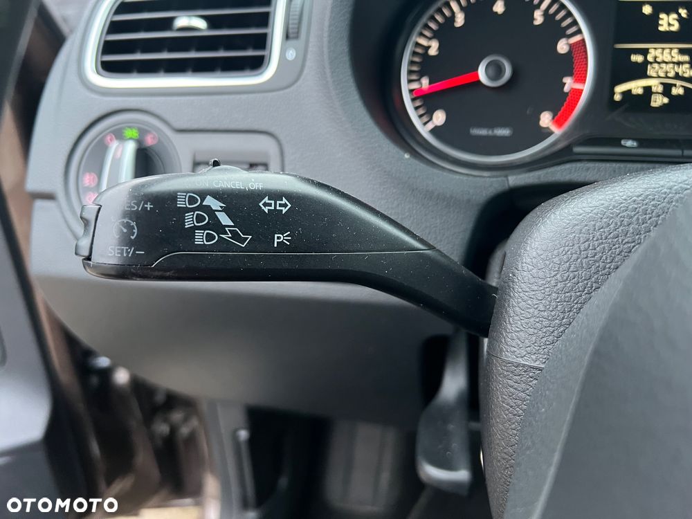 Volkswagen Polo 1.2 Style - 24