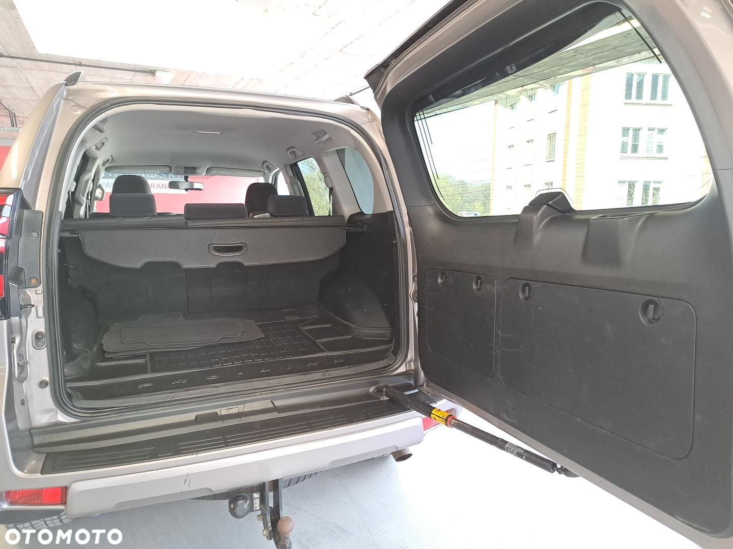Toyota Land Cruiser - 12