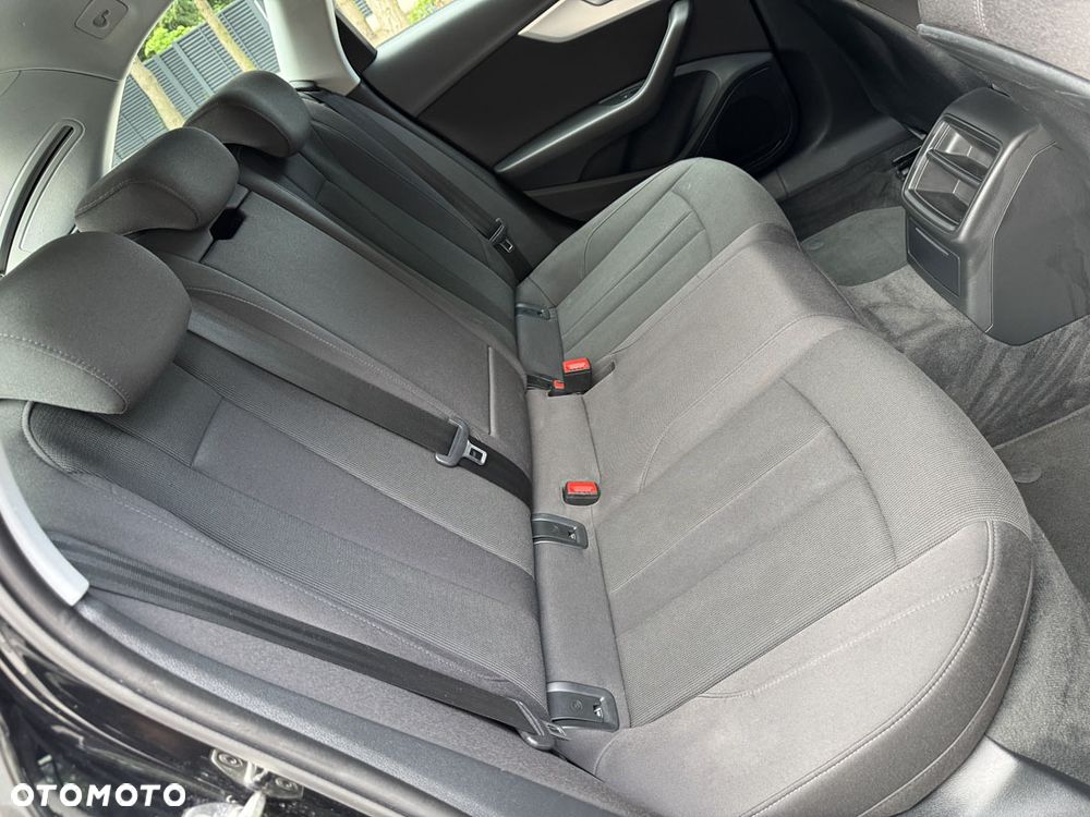 Audi A4 Avant 2.0 TDI design - 33