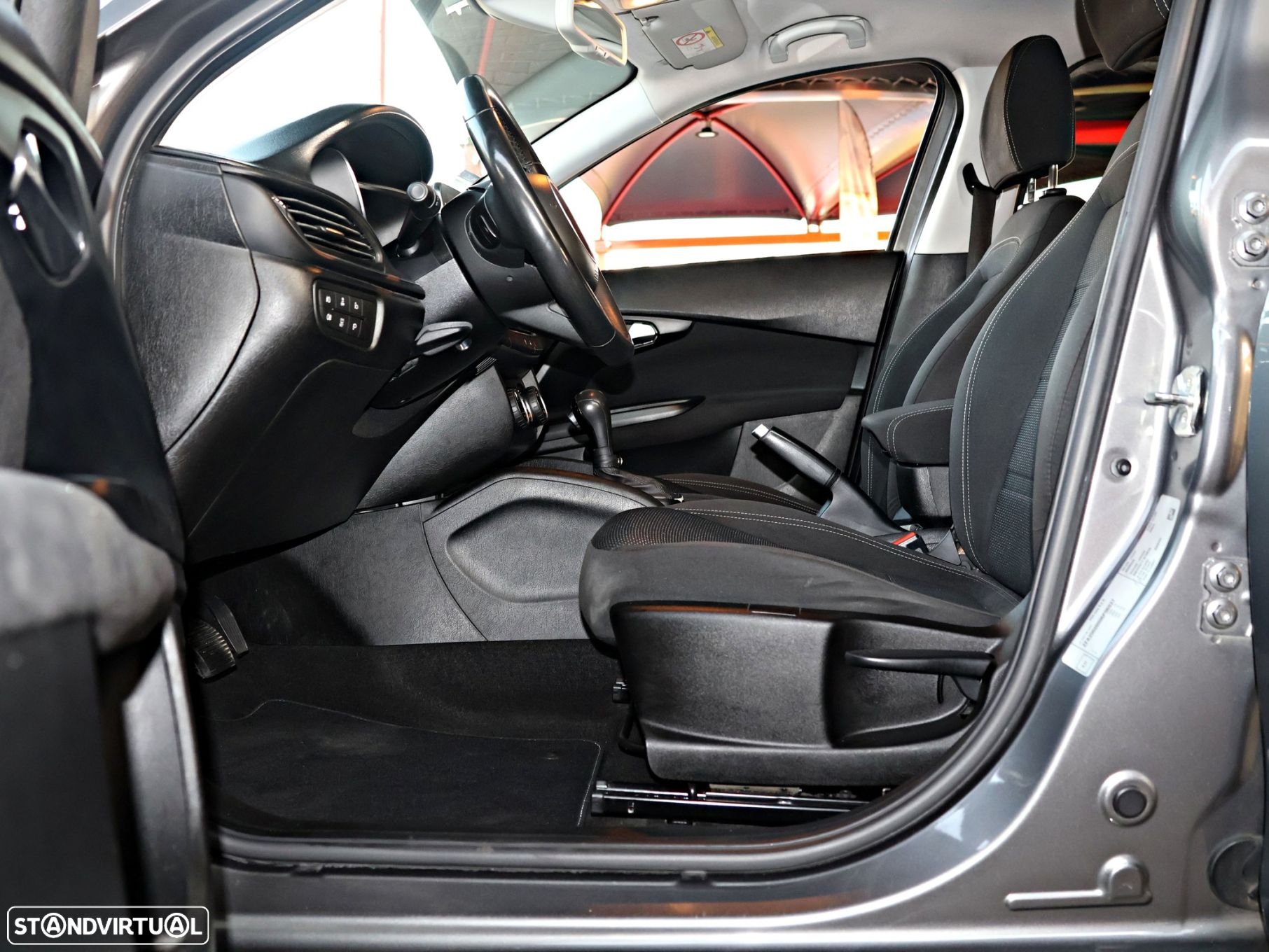Fiat Tipo Station Wagon 1.6 M-Jet Lounge Tech J17 DCT - 25