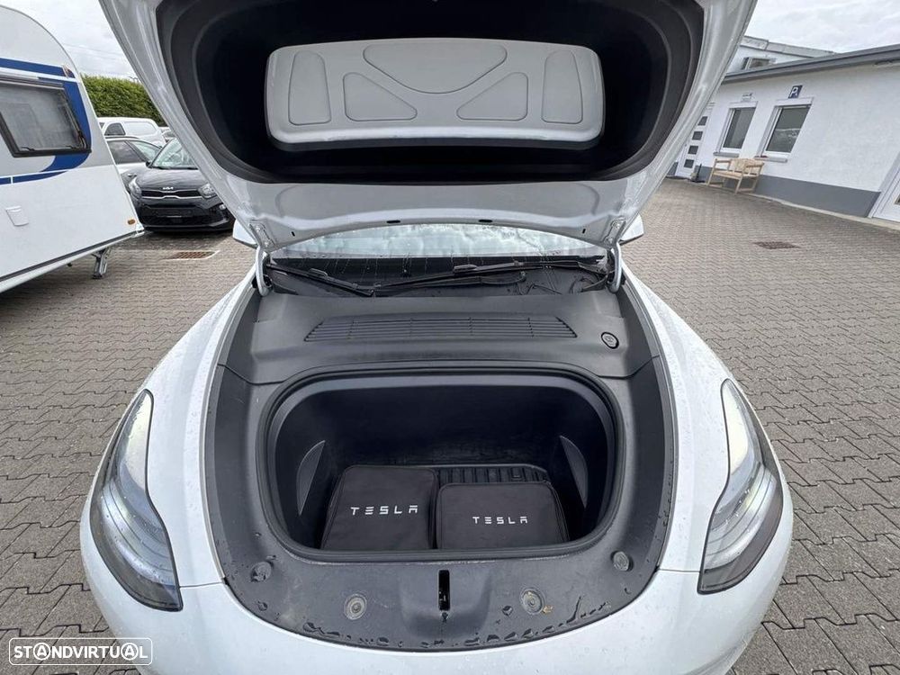 Tesla Model Y Long Range Dual Motor AWD - 7