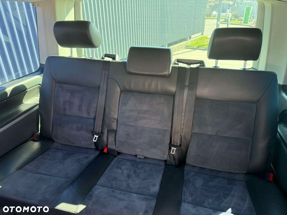 Volkswagen Multivan - 30