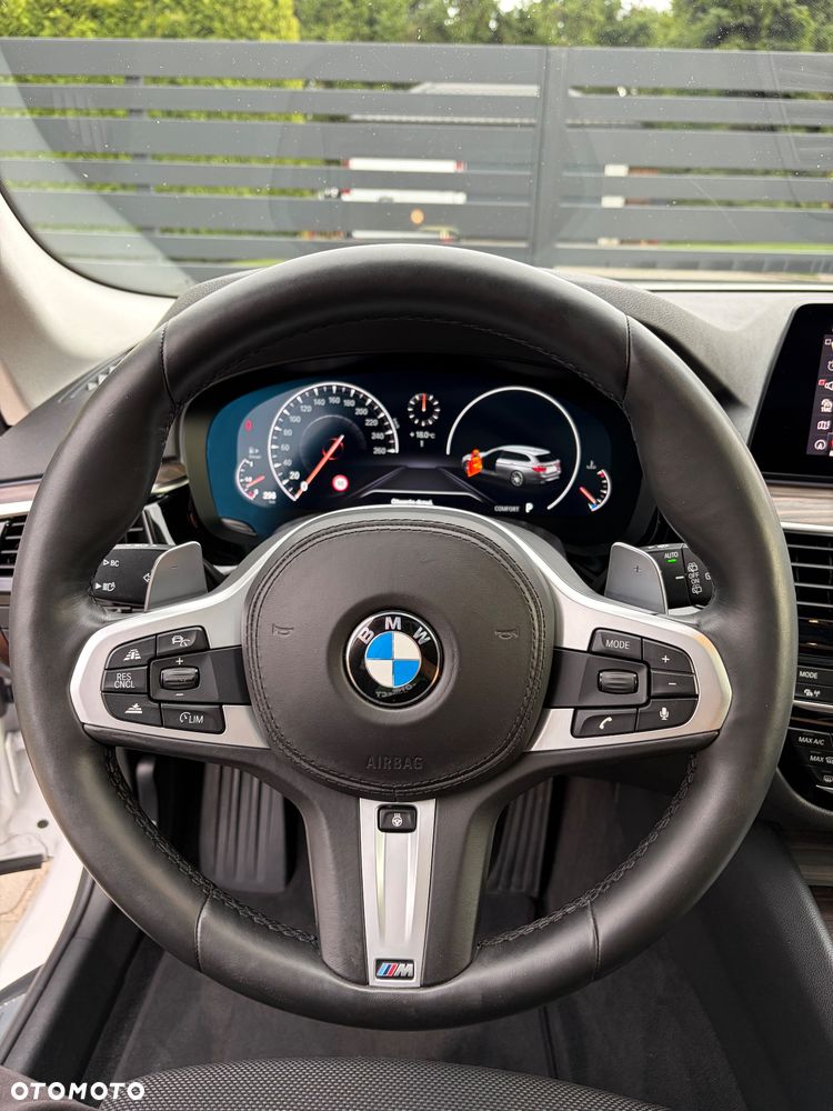 BMW Seria 5 525d Sport-Aut Luxury Line - 25