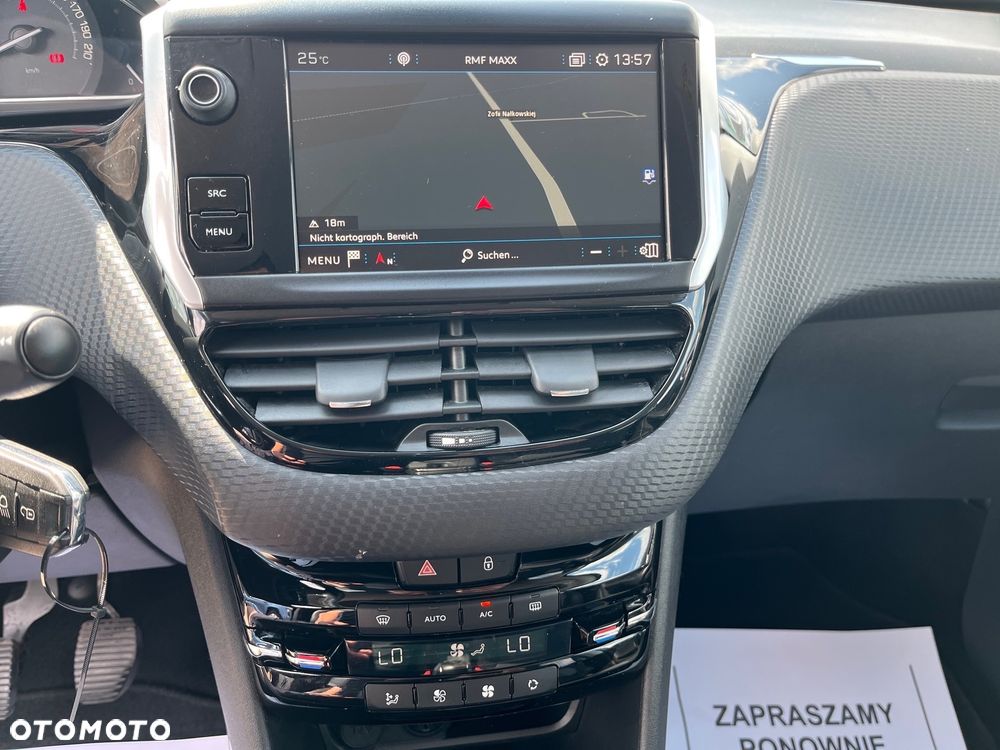 Peugeot 2008 1.6 BlueHDi Style - 12