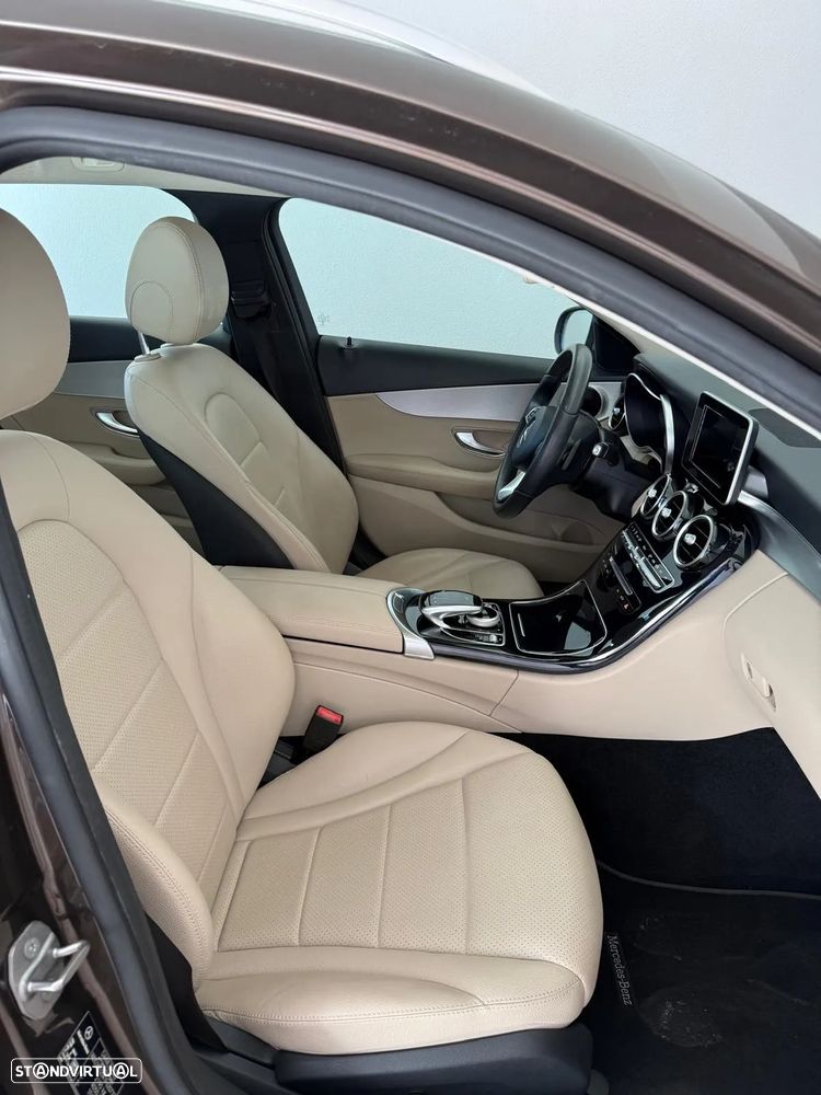 Mercedes-Benz 220 - 7