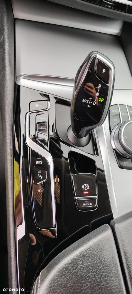 BMW Seria 5 530e Luxury Line sport - 32