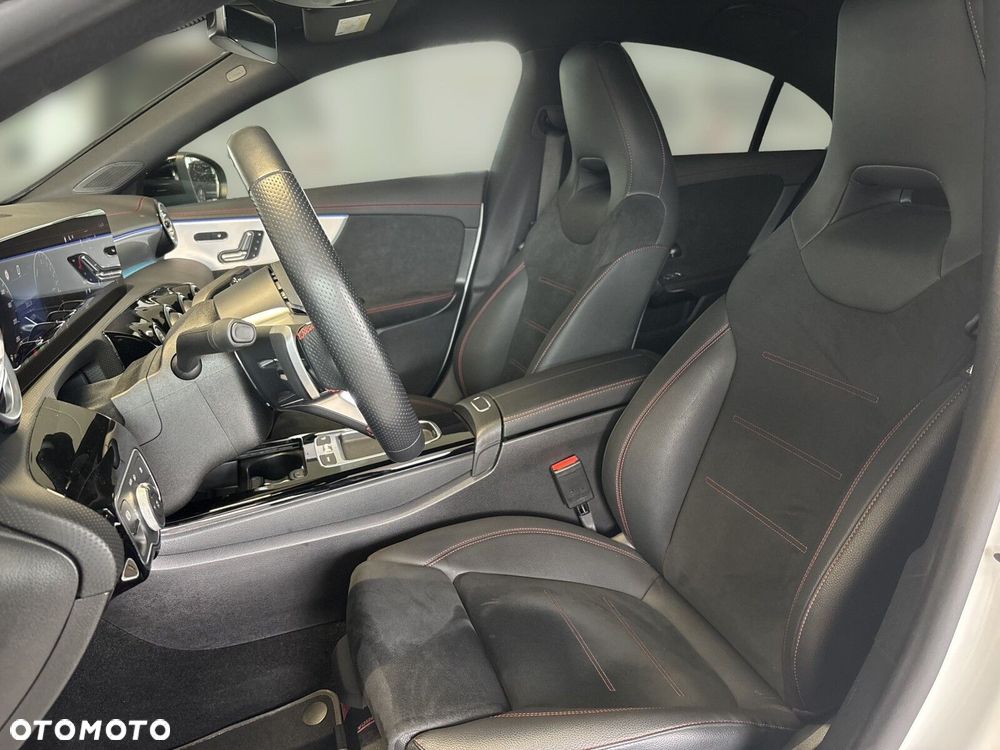 Mercedes-Benz CLA - 16