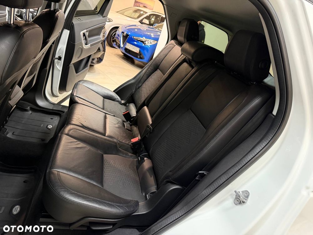 Land Rover Discovery Sport 2.0 Si4 SE - 32