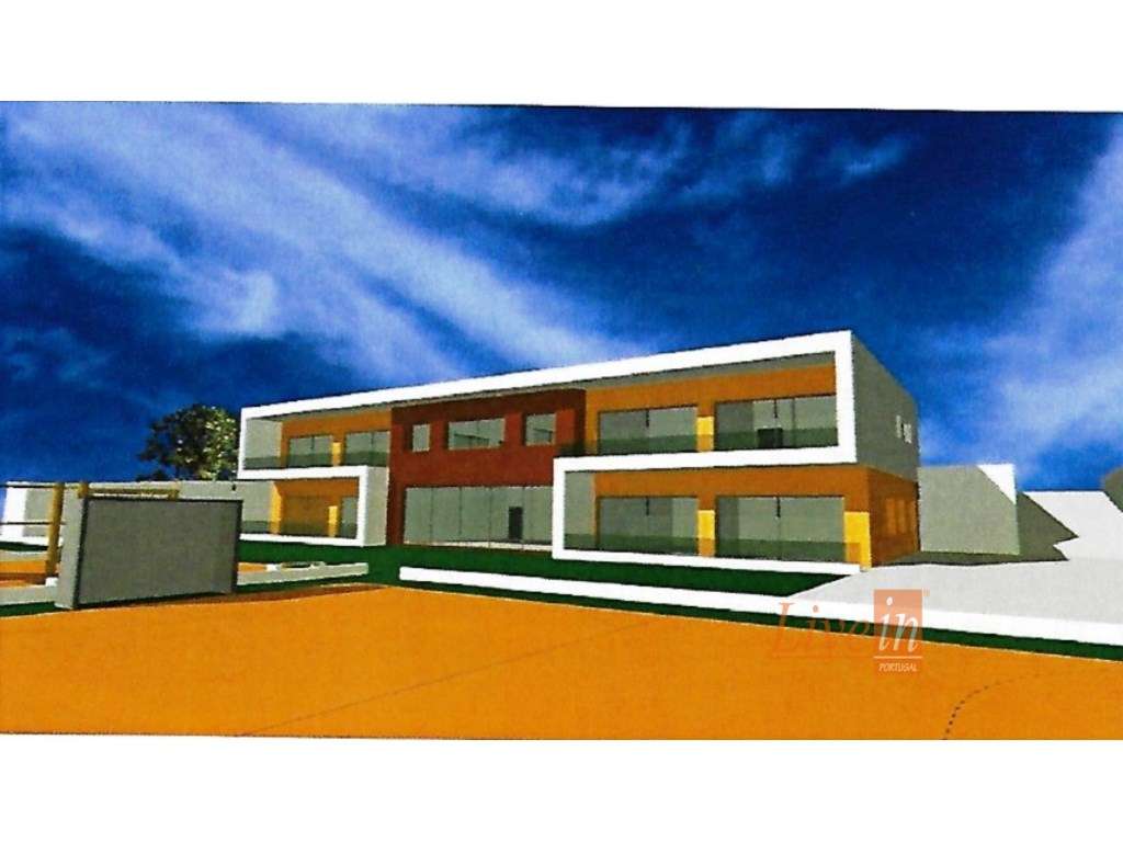 Lote Para Construção de Espaço Comercial em Casa Nova na Ericeira - Grande imagem: 2/9