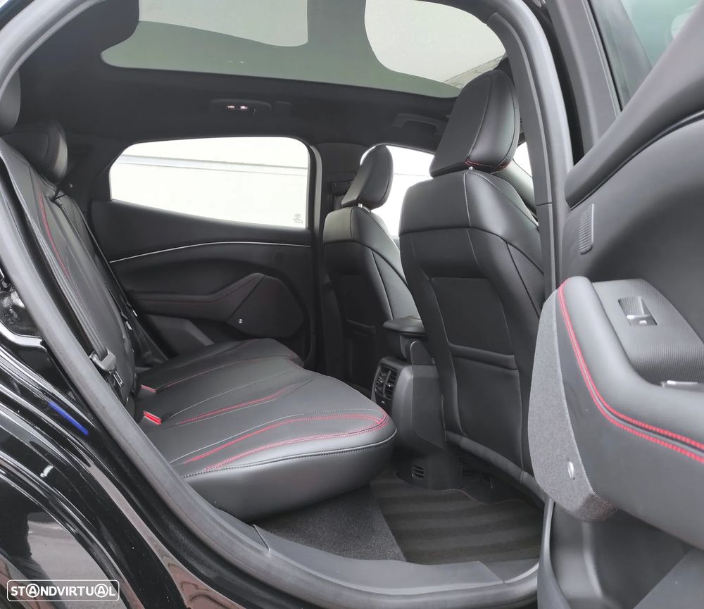 Ford Mustang Mach-E AWD PREMIUM - 26