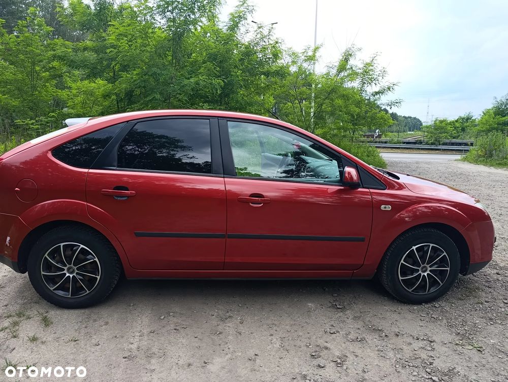 Ford Focus 1.6 Ambiente - 4