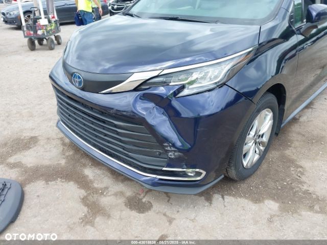 Toyota Sienna - 8