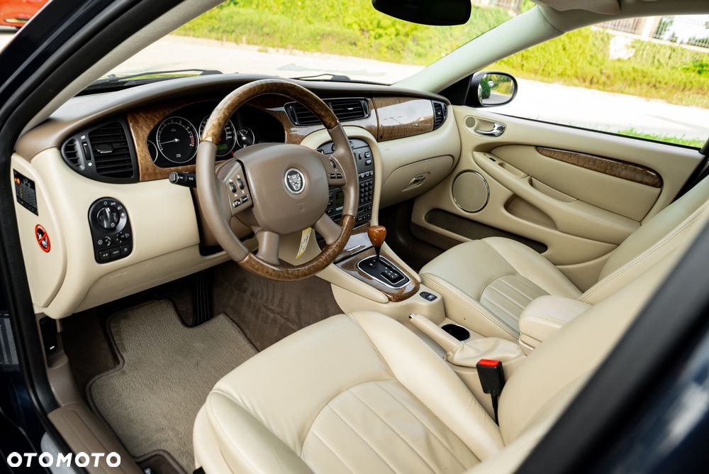 Jaguar X-Type 2.5 V6 4x4 Executive - 18
