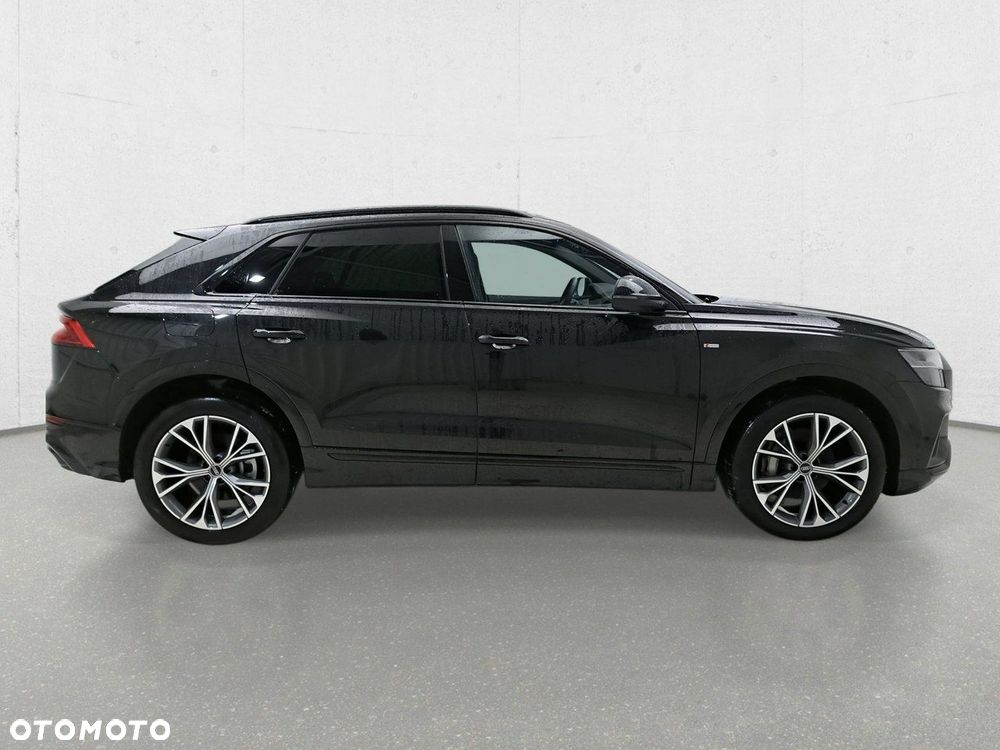 Audi Q8 - 8