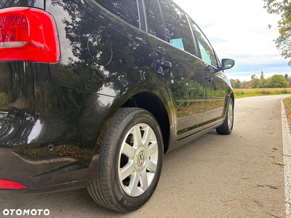 Volkswagen Touran - 16
