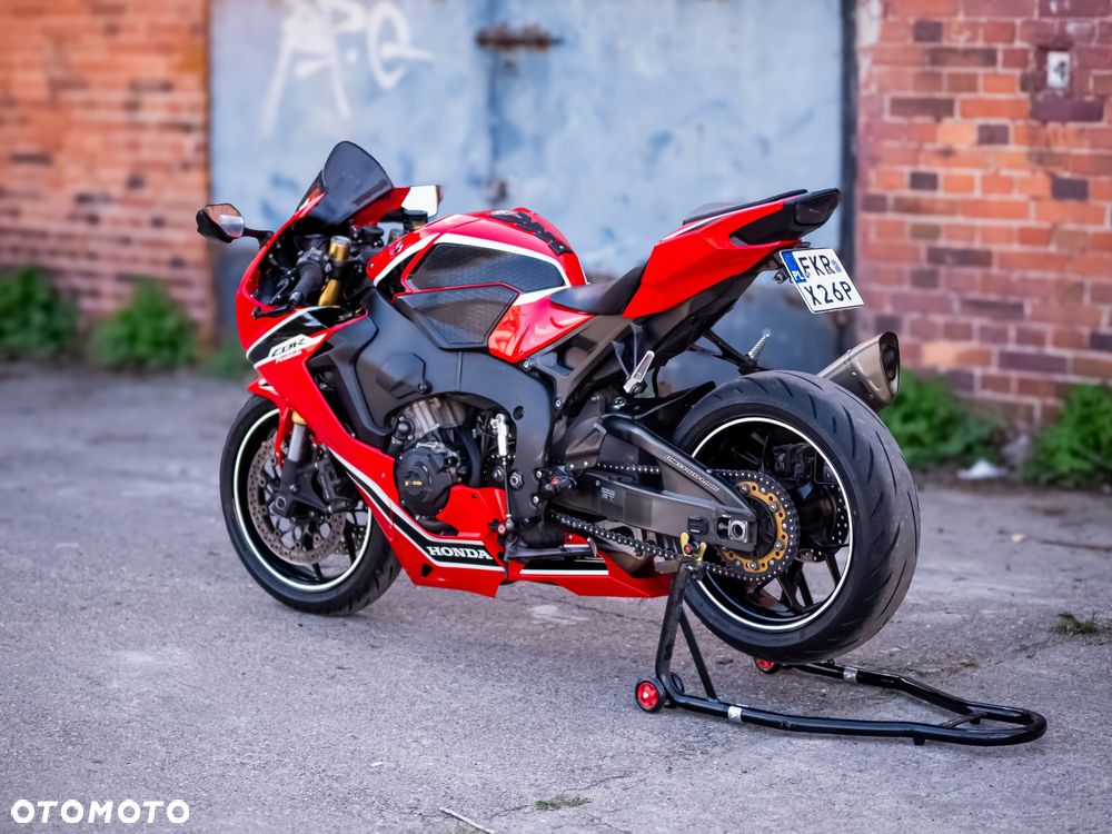 Honda CBR - 8