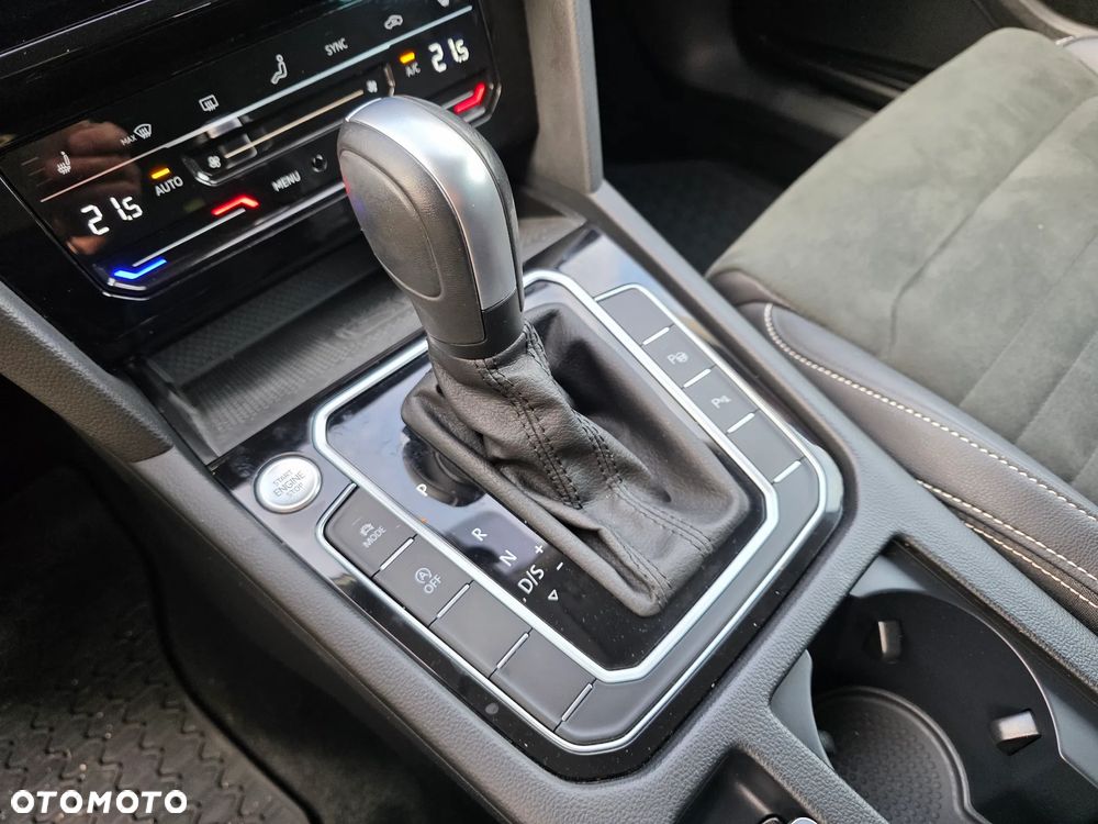 Volkswagen Passat 2.0 TDI EVO Elegance DSG - 23