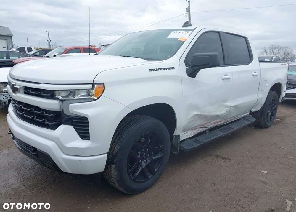 Chevrolet Silverado - 3