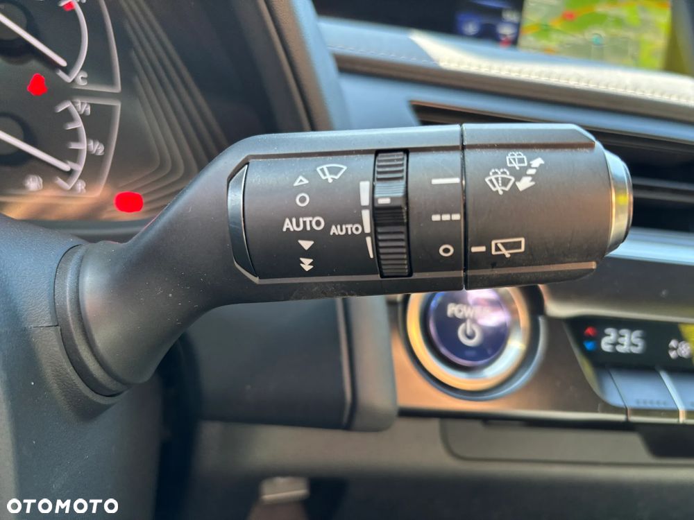 Lexus UX 250h GPF Business 2WD - 23