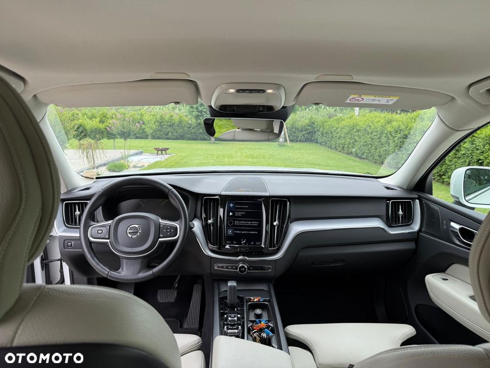 Volvo XC 60 B4 D AWD Momentum Pro - 10