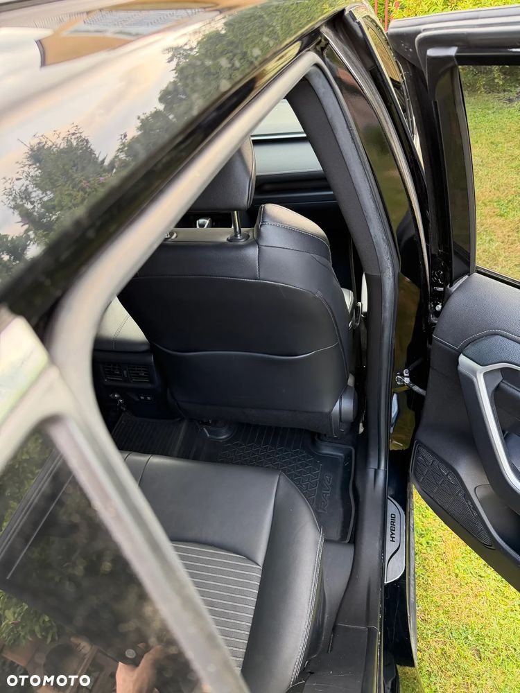 Toyota RAV4 - 6
