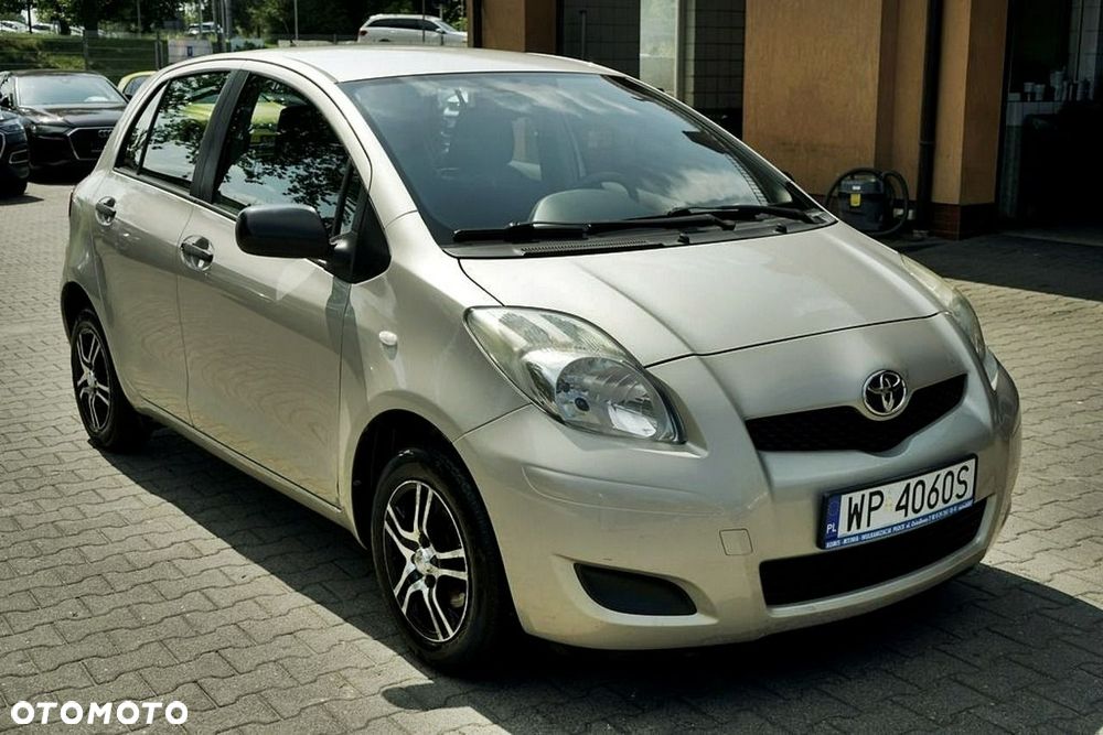 Toyota Yaris - 11