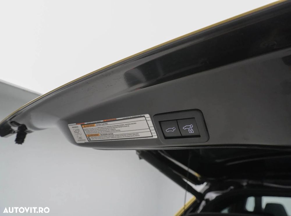 Toyota Yaris Cross 1.5 VVT-i HSD 4x4 Exclusive Adventure - 32