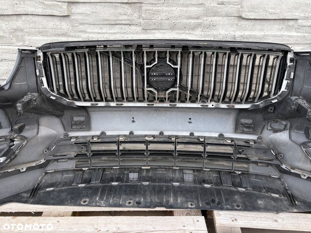 Volvo XC40 2017-  zderzak przedni - 6